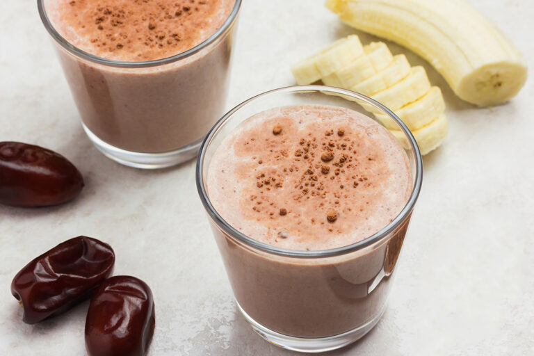 banana-breakfast-smoothie